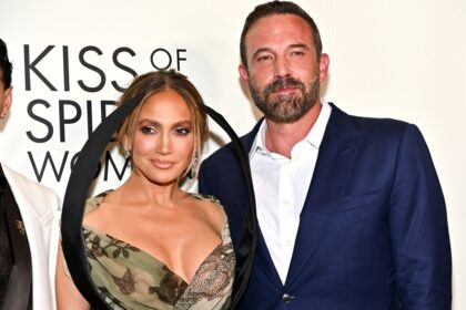 Vista aérea de una lujosa mansión en Beverly Hills con 12 dormitorios y 24 baños, rodeada de jardines y piscina, retirada del mercado sin comprador