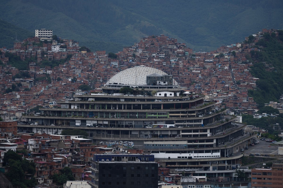 Vista aérea de El Helicoide en Caracas, antiguo centro de detenciones políticas, ahora destinado a proyectos sociales y culturales para la comunidad