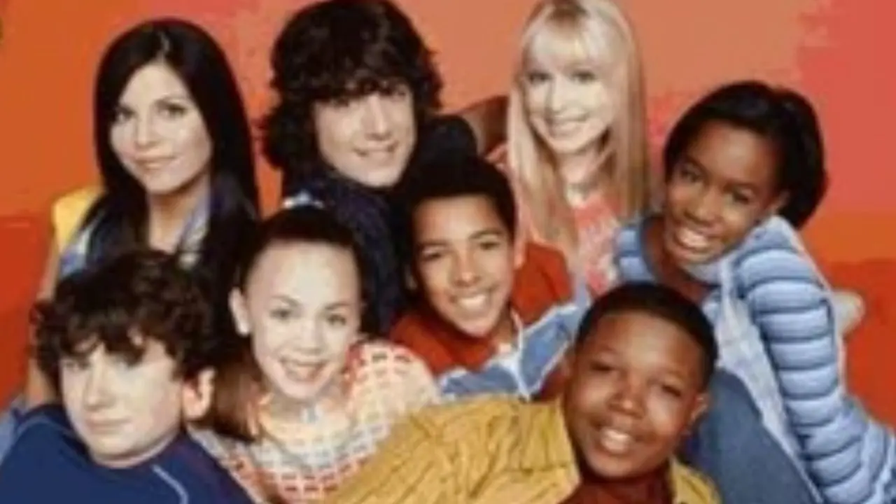 Escena del accidente en Brooklyn donde una exestrella de Nickelodeon fue atropellada por dos vehículos que huyeron del lugar