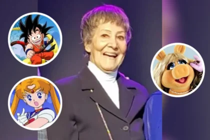 Gloria Rocha dirigiendo una sesión de doblaje con actores de Dragon Ball y Sailor Moon, capturando su esencia como mentora del anime