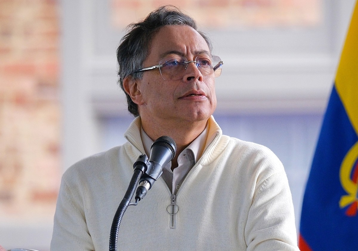 Gustavo Petro en un discurso en Bogotá exigiendo la devolución de Nicolás Maduro para juzgarlo en Venezuela bajo leyes locales