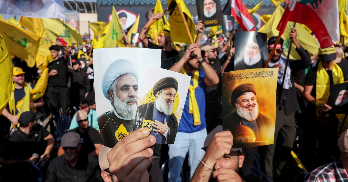 Líder de Hezbollah Hassan Nasrallah bajo escombros tras ataque israelí en Beirut, simbolizando el colapso del grupo respaldado por Irán