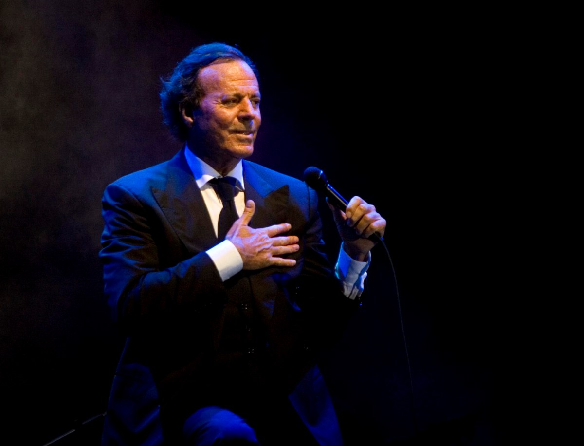 Captura de pantalla de chats de WhatsApp con mensajes afectuosos usados para refutar acusaciones de abuso sexual contra Julio Iglesias