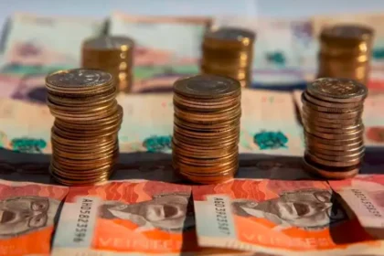 Gráfico del Indicador de Seguimiento a la Economía (ISE) mostrando el alza del 3,1% en noviembre de 2025 con sectores destacados como servicios públicos y comercio
