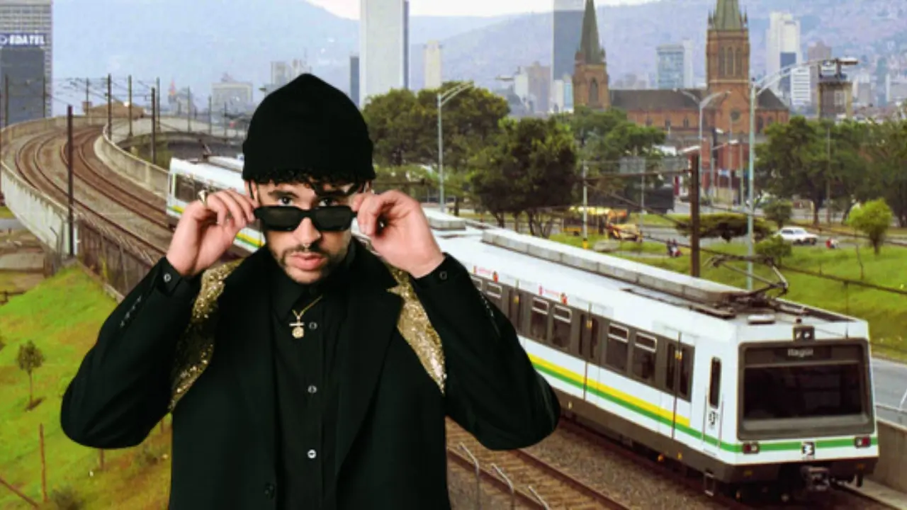 Vagón del Metro de Medellín con luces nocturnas y letrero de horario extendido hasta la 1:30 a.m. por conciertos de Bad Bunny en el estadio Atanasio Girardot