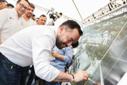 Paneles solares instalados en tejados de viviendas del Catatumbo, generando energía limpia para 31.000 usuarios en zonas vulnerables