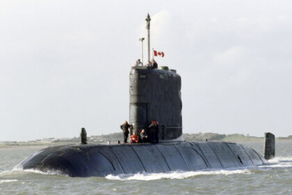 Submarino surcoreano de ataque con interiores de lujo, equipado con tecnología avanzada para operaciones militares y alianzas estratégicas