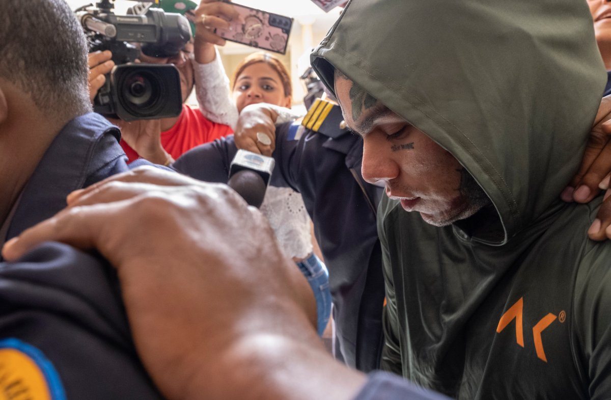 Celda de máxima seguridad en el Centro de Detención Metropolitano de Brooklyn, donde Tekashi 6ix9ine y Nicolás Maduro cumplen condena por casos federales