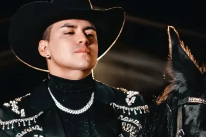 Yeison Jiménez en su último concierto en Cali, anunciando su retiro a los 35 años antes del fatal accidente aéreo