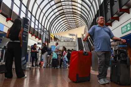 Mapa de rutas aéreas suspendidas entre Venezuela, Colombia y el Caribe con aviones en tierra por restricciones