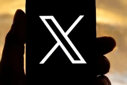 Pantalla de error en la app de X con el mensaje 'No se puede cargar el Inicio' y opciones para solucionar la caída global
