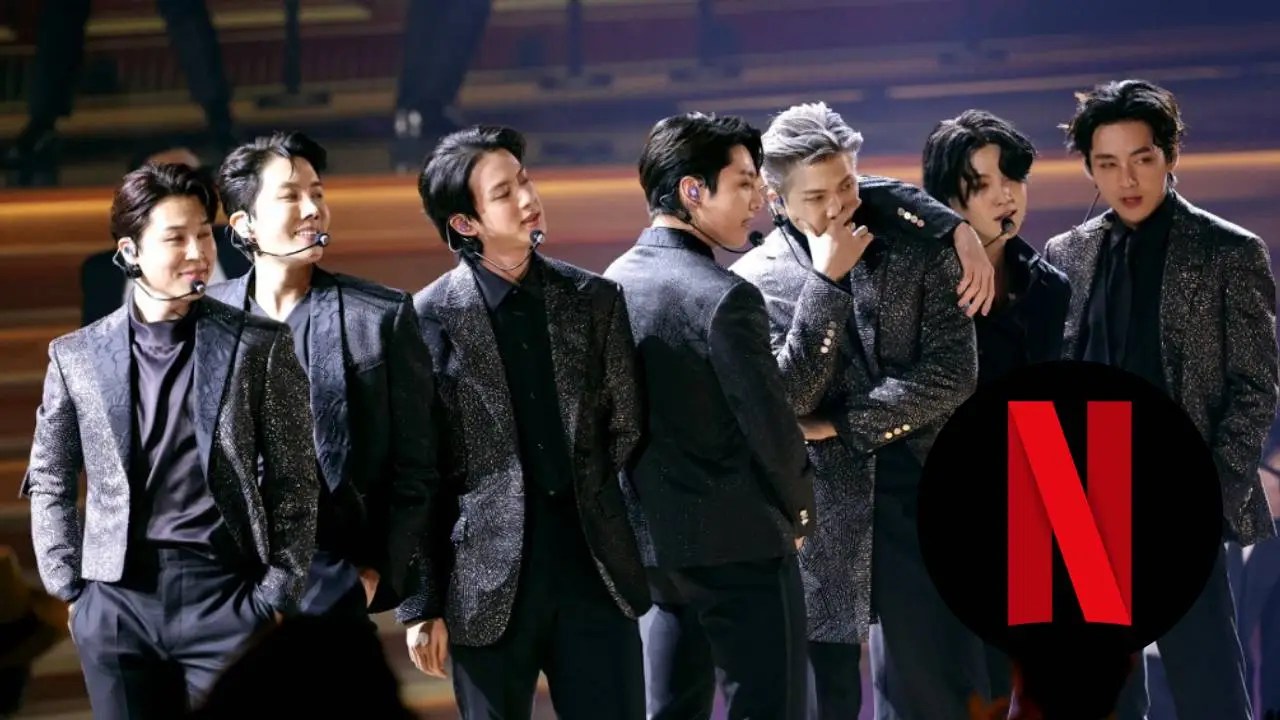 Escenario de BTS en la plaza Gwanghwamun de Seúl durante su regreso histórico en Netflix, con luces y público global
