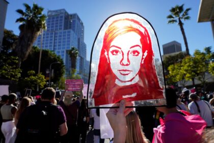 Britney Spears en una foto íntima compartida en Instagram, reflejando su lucha y resiliencia tras el maltrato familiar