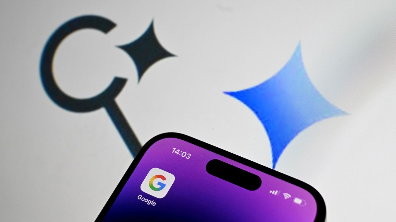 Teclado con la combinación '-ai' resaltada para filtrar resúmenes de inteligencia artificial en Google Search