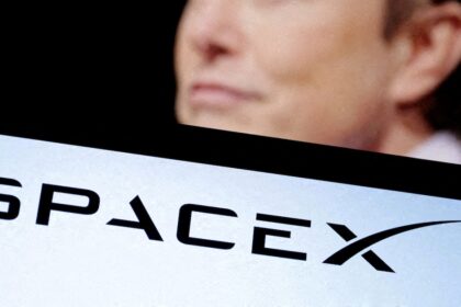Satélite de SpaceX con centros de datos orbitales para impulsar inteligencia artificial, desafiando costes y radiación cósmica