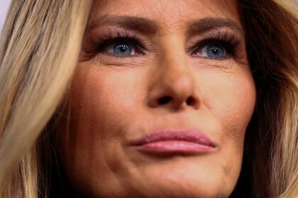 Melania Trump en la presentación de sus memorias, donde aborda su visión sobre el ciberacoso y su ruptura con el rol tradicional de Primera Dama
