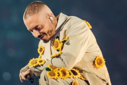 Portada del sencillo 'Tonto' de J Balvin, Ryan Castro y DJ Snake con estética de cine noir y guiños a películas como Pulp Fiction