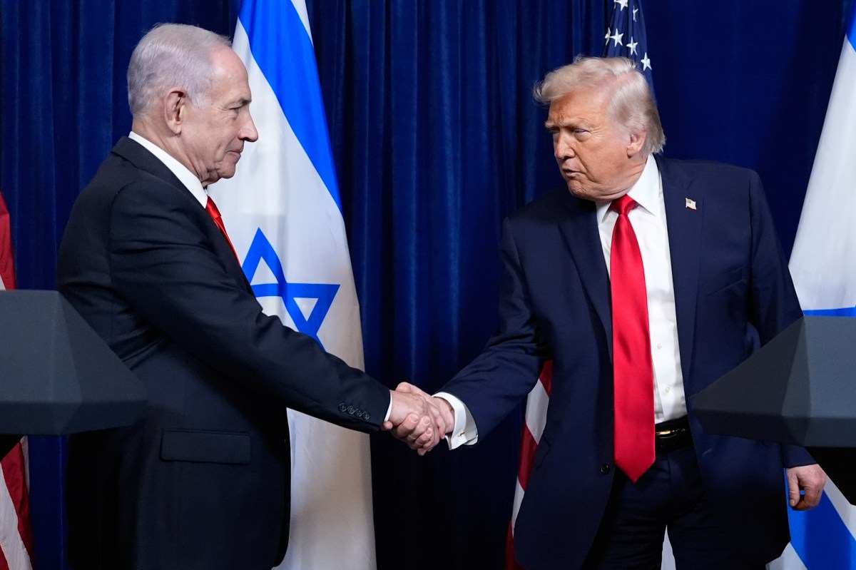 Benjamín Netanyahu y Donald Trump en reunión para discutir las exigencias de Israel sobre el programa de misiles de Irán y su apoyo a grupos aliados
