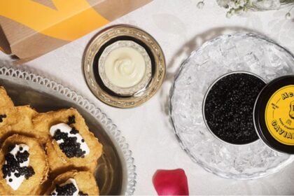 Kit de nuggets crujientes con caviar Baerii, crème fraîche y cuchara de nácar en edición limitada para San Valentín
