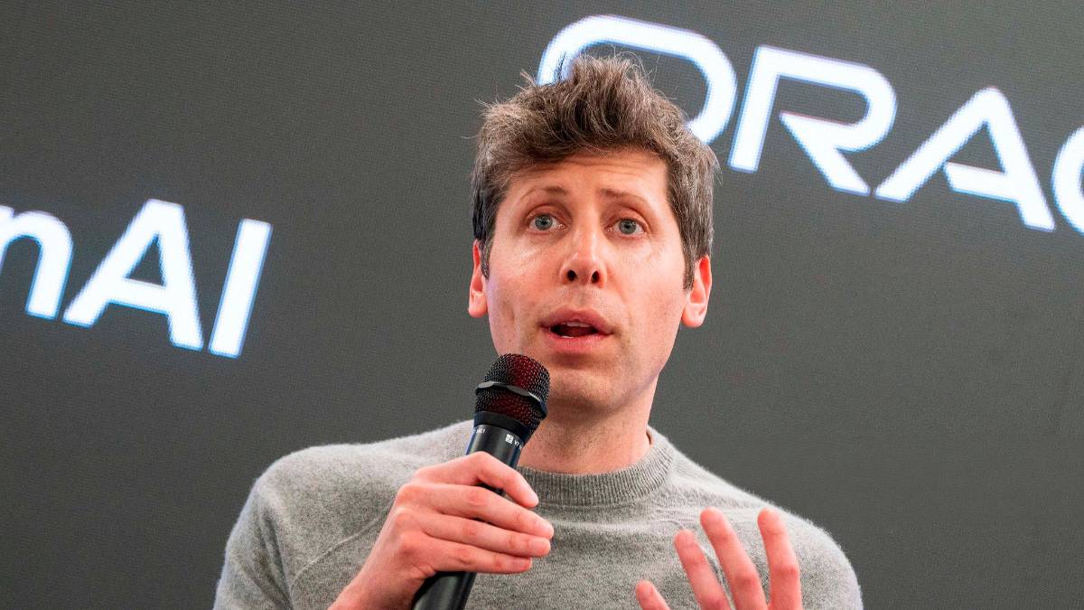Sam Altman en cumbre de IA proponiendo un organismo internacional tipo OIEA para regular riesgos de inteligencia artificial