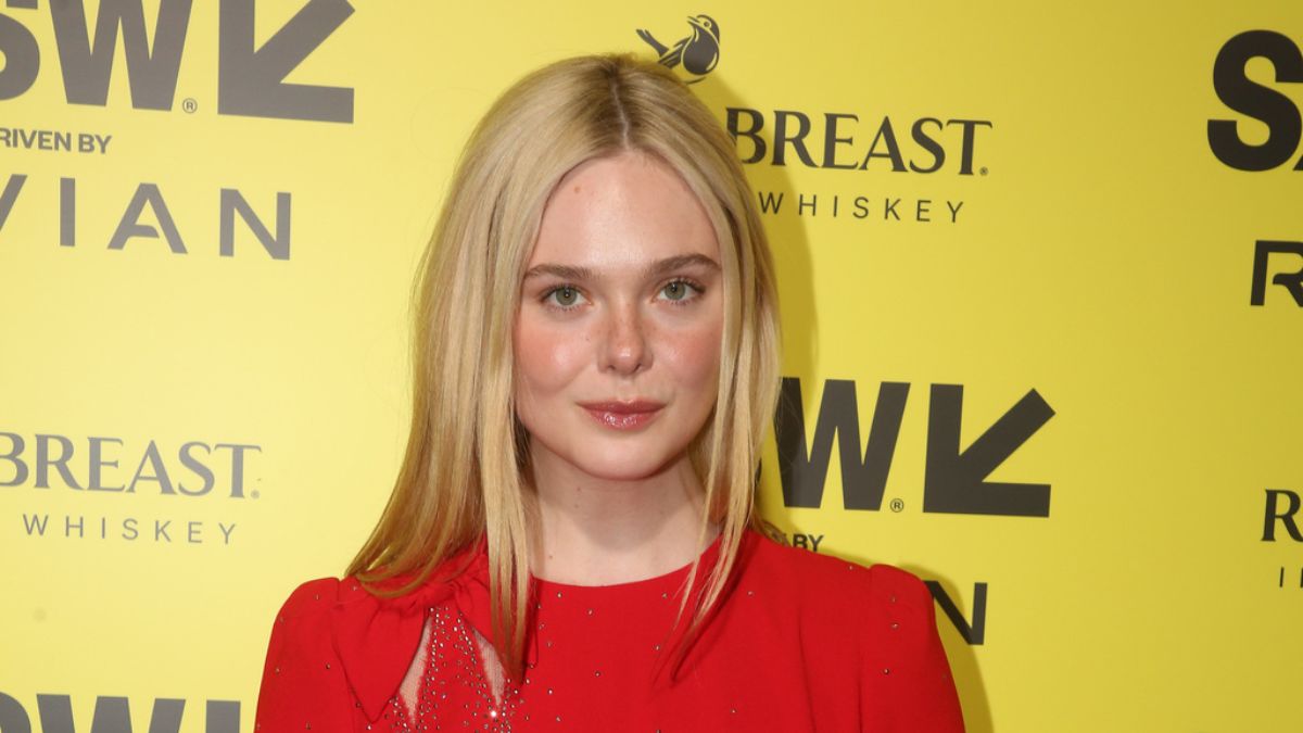 Elle Fanning en el set de 'Margo's Got Money Troubles' analizando OnlyFans para su papel como Margot Millet