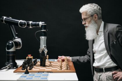 Tablero de ajedrez con piezas en movimiento y gráficos de IA superpuestos, mostrando cómo los grandes maestros analizan partidas con inteligencia artificial
