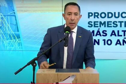 Reunión de la USO con documentos formales exigiendo la salida de Ricardo Roa de Ecopetrol por investigaciones en curso