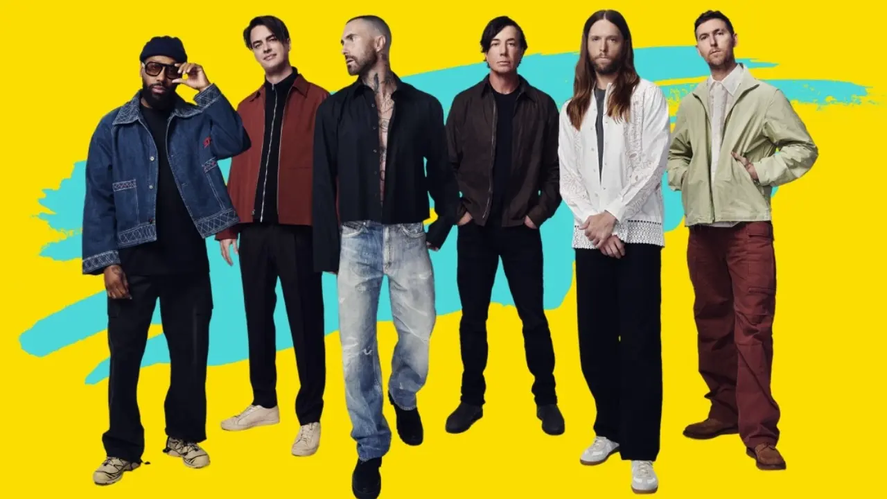 Maroon 5 en el escenario del Coliseo MedPlus durante su gira 2026 en Bogotá con Adam Levine al frente