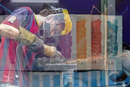 Juez del Consejo de Estado firma documento oficial que suspende el decreto del alza del 23,7% al salario mínimo para 2026