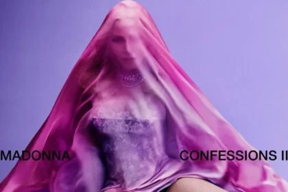 Madonna con velo fucsia en portada de 'Confessions On a Dance Floor. Part II' mostrando su regreso al baile y la inclusión