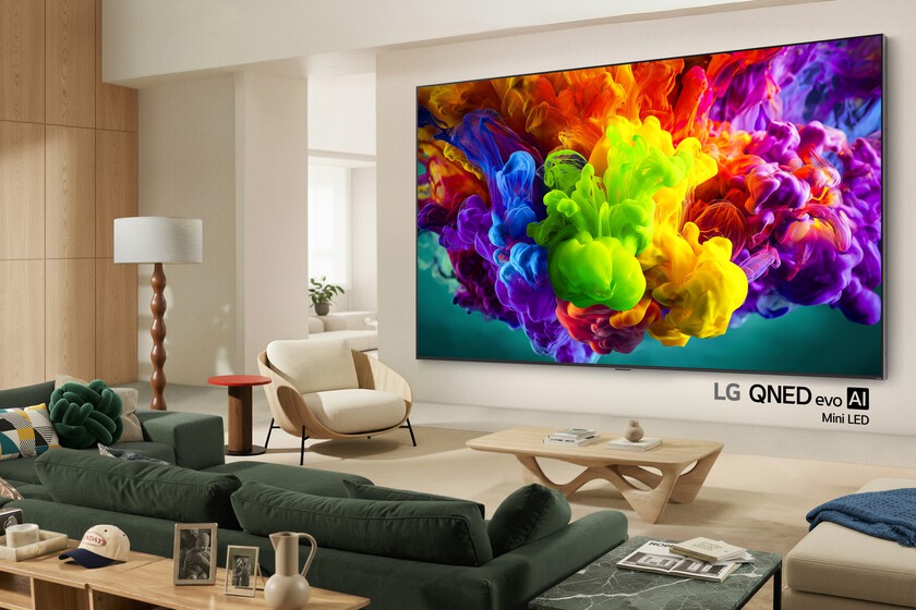 Televisor LG QNED evo Mini LED de 115 pulgadas mostrando colores vibrantes con tecnología Dynamic QNED Color Pro