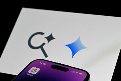 Pantalla de Google mostrando un resumen de AI Overviews con datos incorrectos destacados en rojo y advertencia de 'verificar fuentes' en pequeño