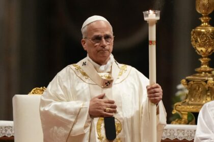Papa León XIV en audiencia privada con monseñor Gabriele Caccia para abordar crisis diplomática con EE.UU. por Irán