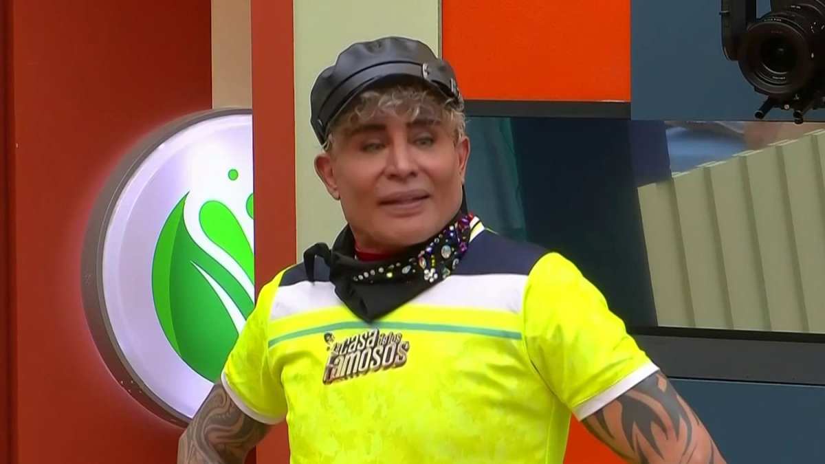 Pantalla con gráficos de votaciones en tiempo real de 'La Casa de los Famosos 6' mostrando a participantes en riesgo como Stefano y favoritos como Celinee Santos