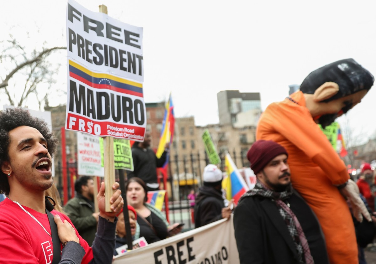 Nicolás Maduro y Cilia Flores en un acto público con gestos de unidad, tras mensaje de 'reconciliación' durante juicio en EE.UU.