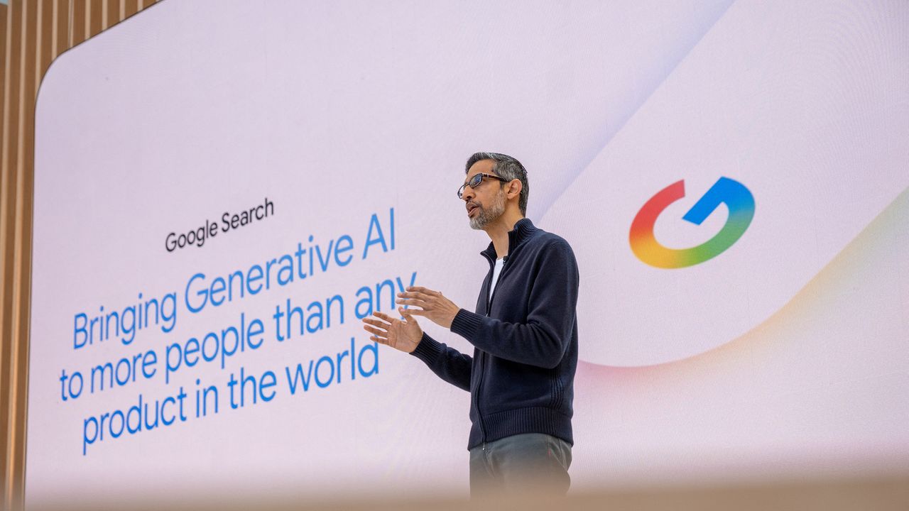 Interfaz futurista de un agente IA autónomo organizando correos, calendarios y finanzas en segundo plano con integración de Google Gemini