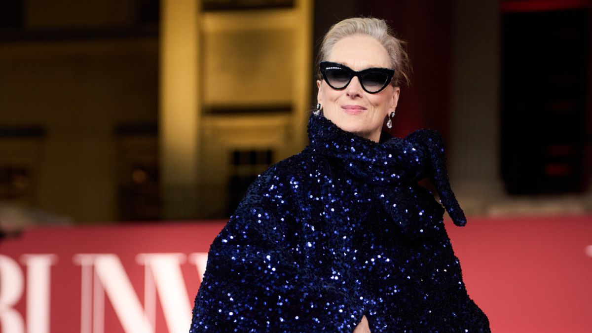 Meryl Streep con gesto serio en entrevista criticando los 'personajes planos del cine moderno como los de Marvel'