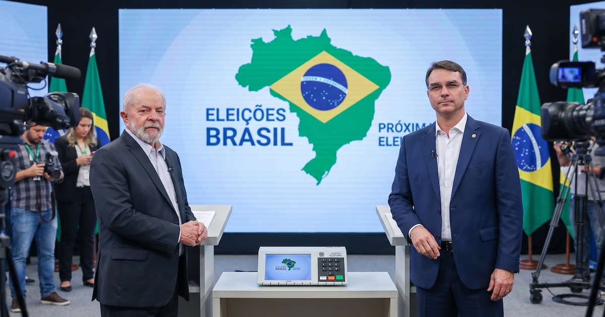 Bandera de Brasil ondeando sobre un mapa del país con símbolos de división política y fichas de dinero rotas simbolizando la lucha contra la corrupción sistémica