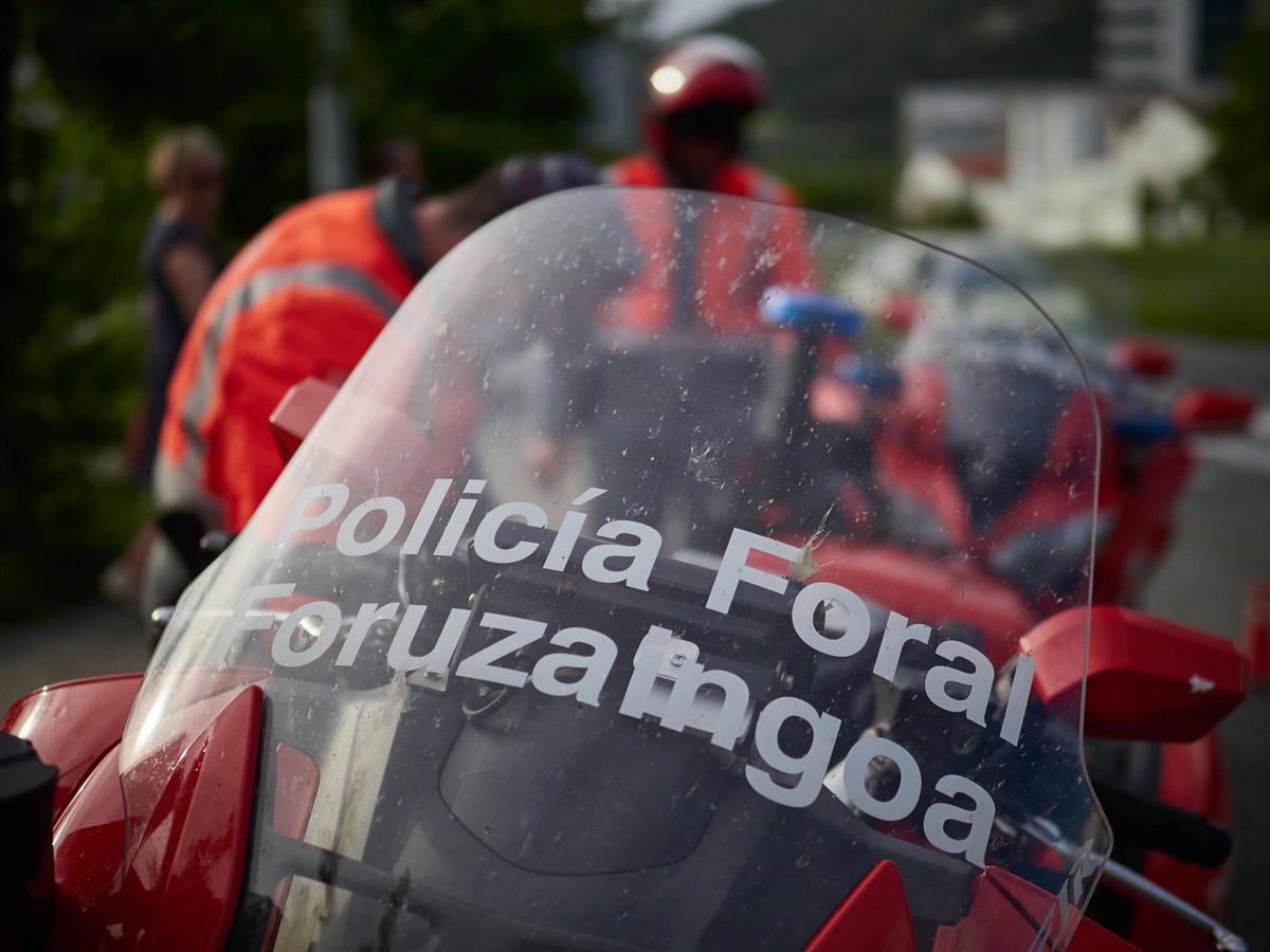 Anciana al volante tras accidente en zona rural de Navarra con coche impactado contra vivienda
