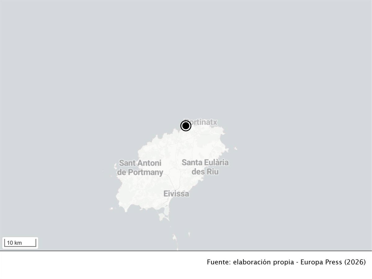Zona rocosa de Es Caló de S'Illa en Eivissa, acantilados sin protección donde un turista irlandés perdió la vida al caer desde 20 metros de altura