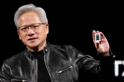 Superchip Nvidia RTX Spark con GPU Blackwell y CPU Grace de 20 núcleos en una placa base futurista