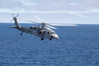 Aviones de combate de EE.UU. en operación militar sobre el estrecho de Ormuz