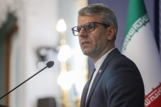 Portavoz iraní Ismail Bagaei en rueda de prensa sobre el memorando con EE.UU. y la retirada de Israel del Líbano