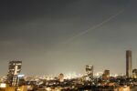 Avión comercial sobrevolando Irán tras reapertura del espacio aéreo tras conflictos con Israel