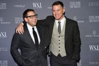 Jonah Hill, Channing Tatum e Ice Cube en escena de '22 Jump Street' con uniformes de policía