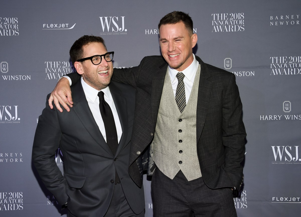 Jonah Hill, Channing Tatum e Ice Cube en escena de '22 Jump Street' con uniformes de policía