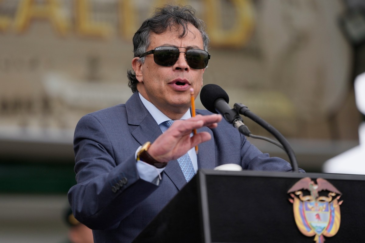 Presidente Gustavo Petro en discurso criticando a Donald Trump por supuesta injerencia en elecciones colombianas