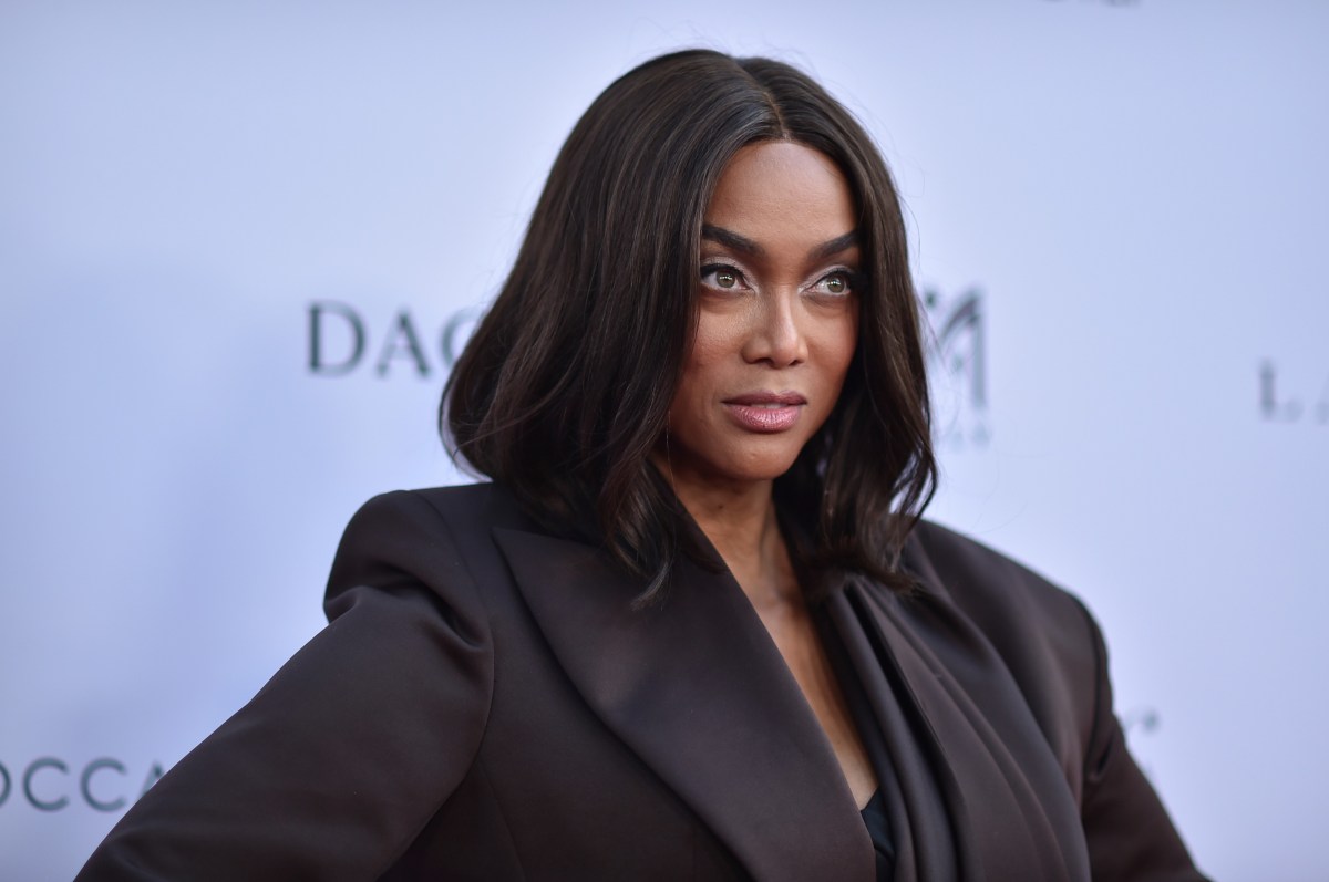 Tyra Banks en una rueda de prensa discutiendo la demanda contra Netflix por el documental de ANTM
